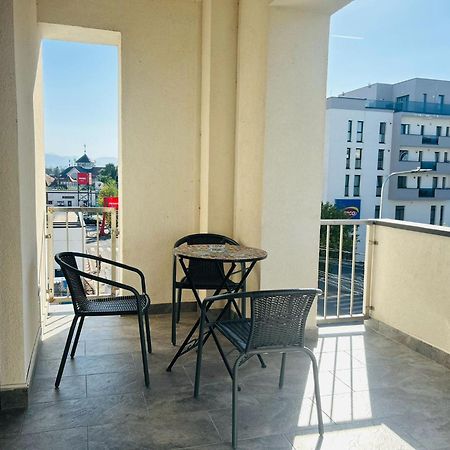 Sibiu Ezonia Central Apartment Bagian luar foto