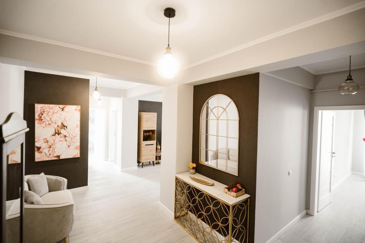 Sibiu Ezonia Central Apartment Bagian luar foto