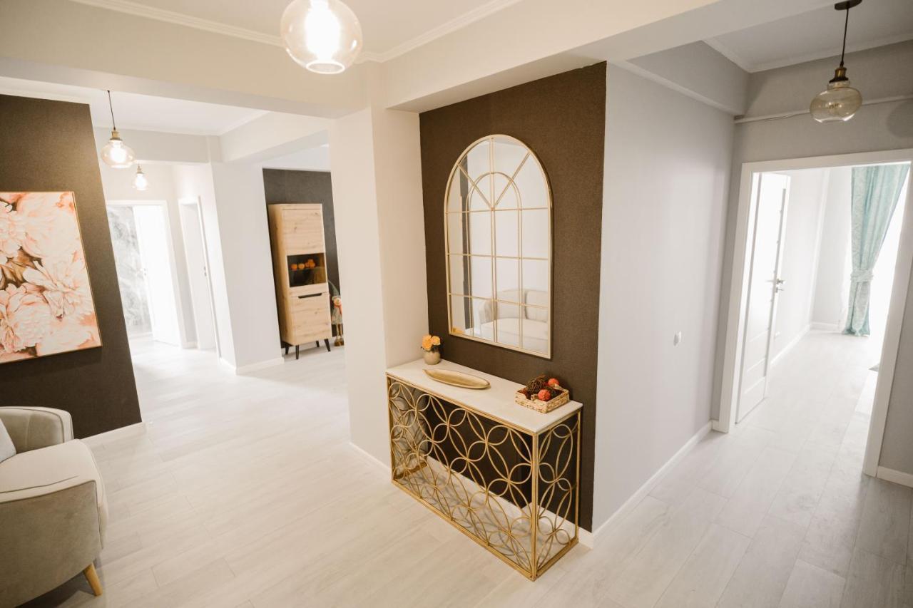 Sibiu Ezonia Central Apartment Bagian luar foto