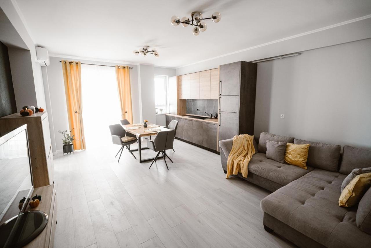 Sibiu Ezonia Central Apartment Bagian luar foto