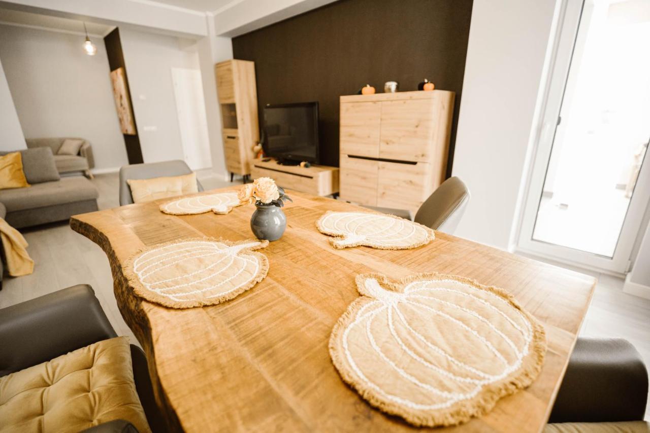 Sibiu Ezonia Central Apartment Bagian luar foto